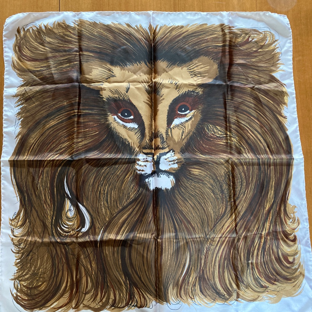 BOGO Lion Scarf Glentex vintage 27” x  26.5” - Picture 2 of 3